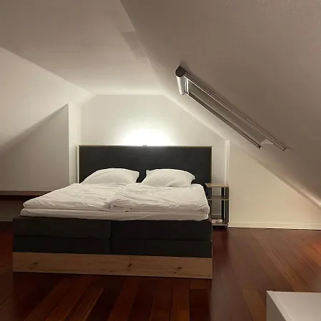 Dachwohnung Mit Sonnenterrasse Apartmán *