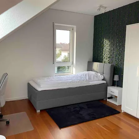 Dachwohnung Mit Sonnenterrasse Apartmán *